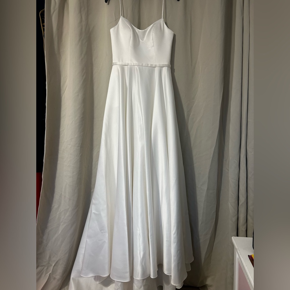 Elegant White Wedding Dress with Spaghetti Straps